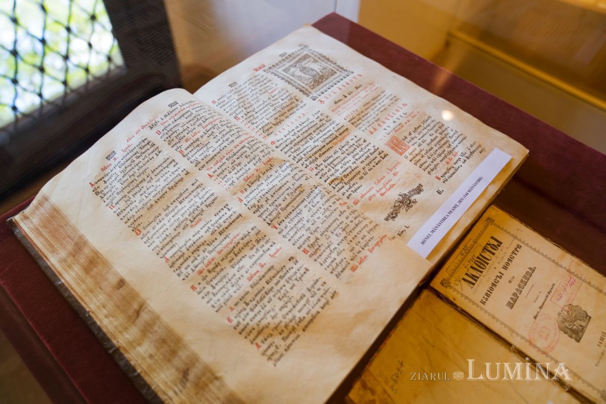 Manifestări culturale la Iași cu prilejul împlinirii a 380 de ani de la aducerea moaştelor Sfintei Cuvioase Parascheva 173731