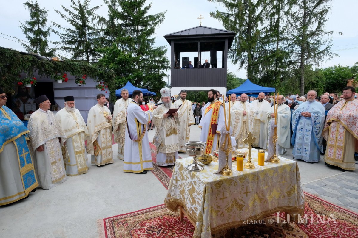 Biserica din comuna prahoveană Tătaru a fost sfinţită 173782