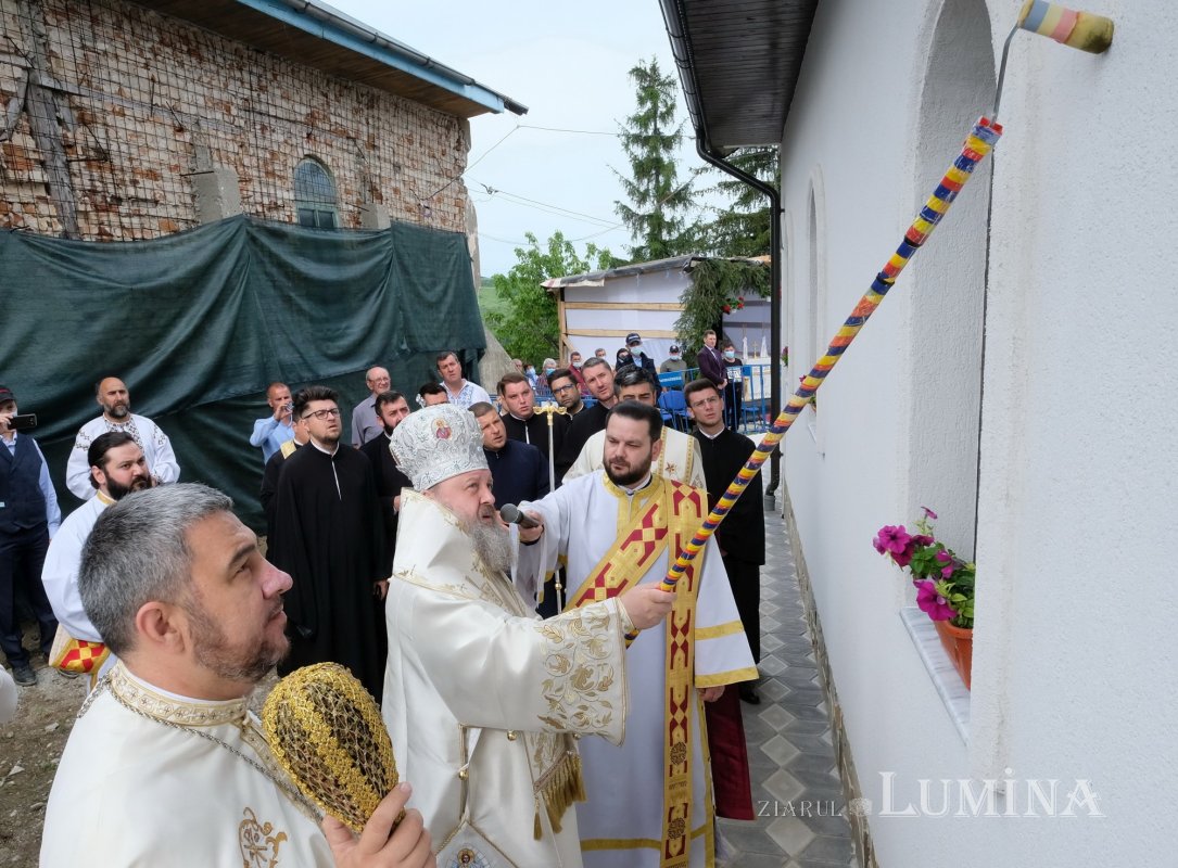 Biserica din comuna prahoveană Tătaru a fost sfinţită 173784