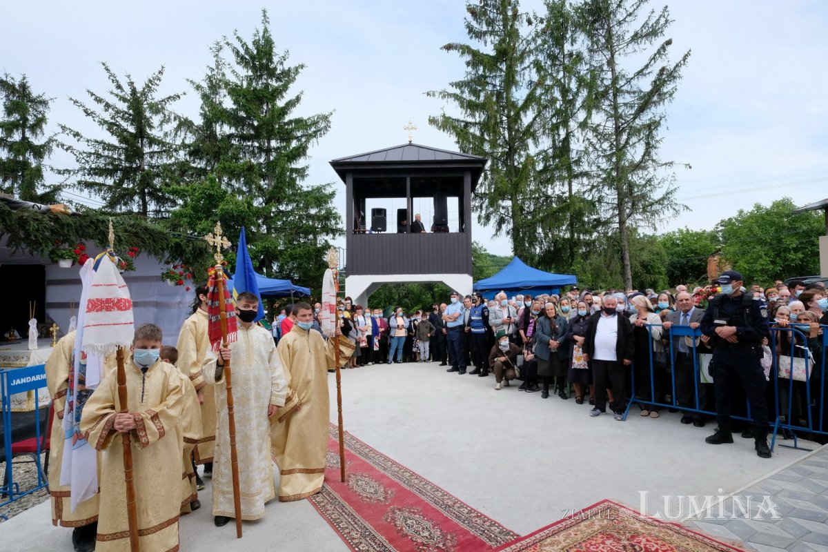 Biserica din comuna prahoveană Tătaru a fost sfinţită 173786