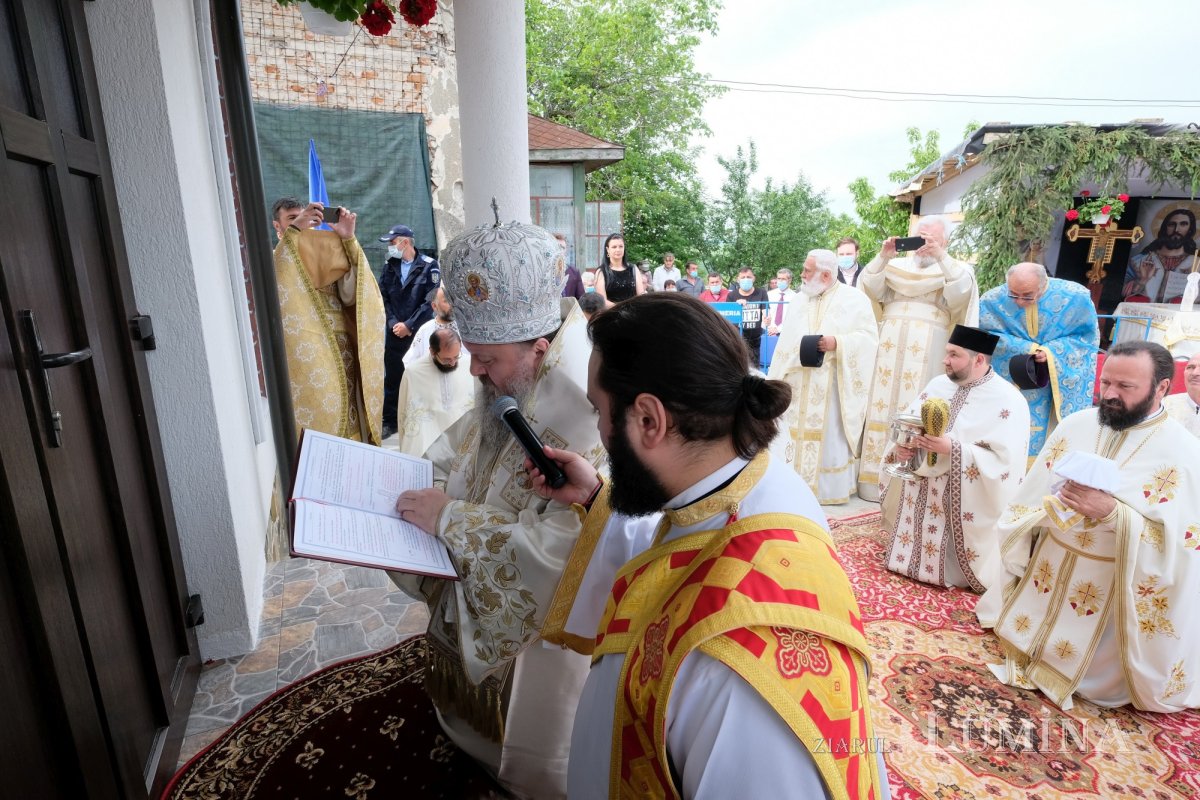 Biserica din comuna prahoveană Tătaru a fost sfinţită 173789