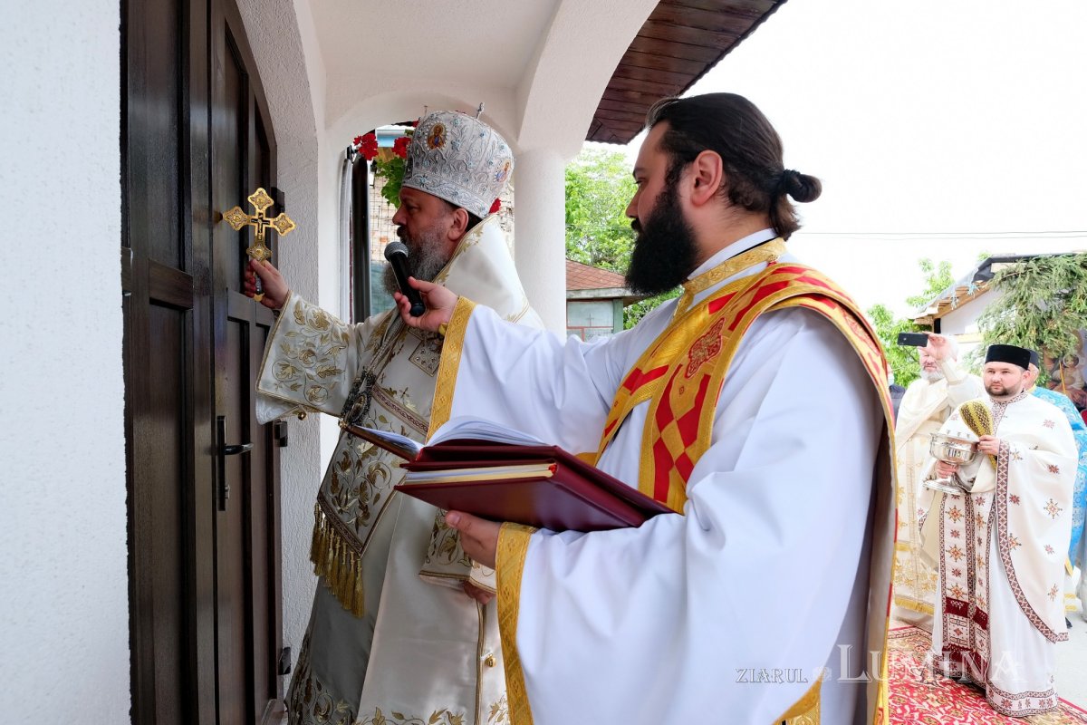 Biserica din comuna prahoveană Tătaru a fost sfinţită 173791