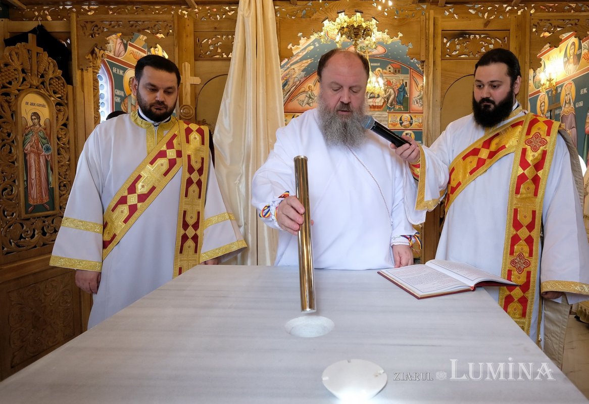 Biserica din comuna prahoveană Tătaru a fost sfinţită 173792