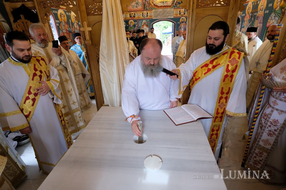 Biserica din comuna prahoveană Tătaru a fost sfinţită 173793