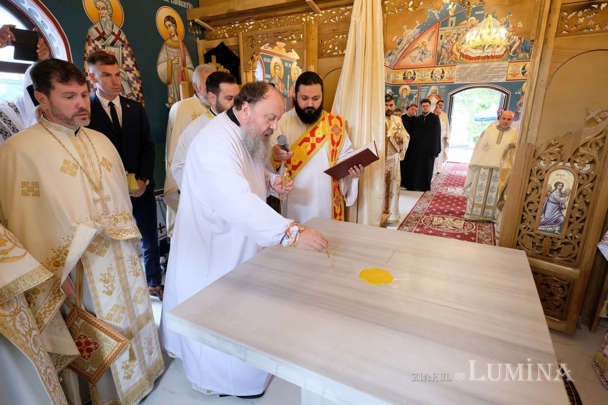 Biserica din comuna prahoveană Tătaru a fost sfinţită 173794