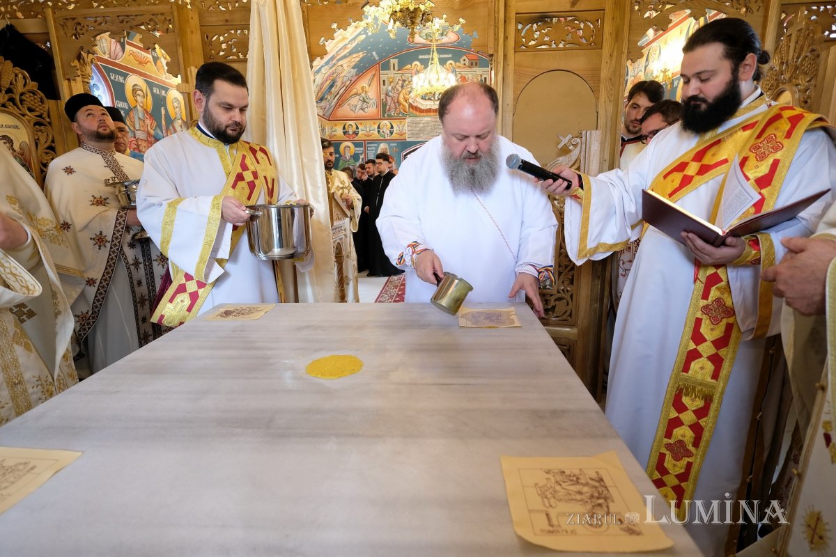 Biserica din comuna prahoveană Tătaru a fost sfinţită 173795