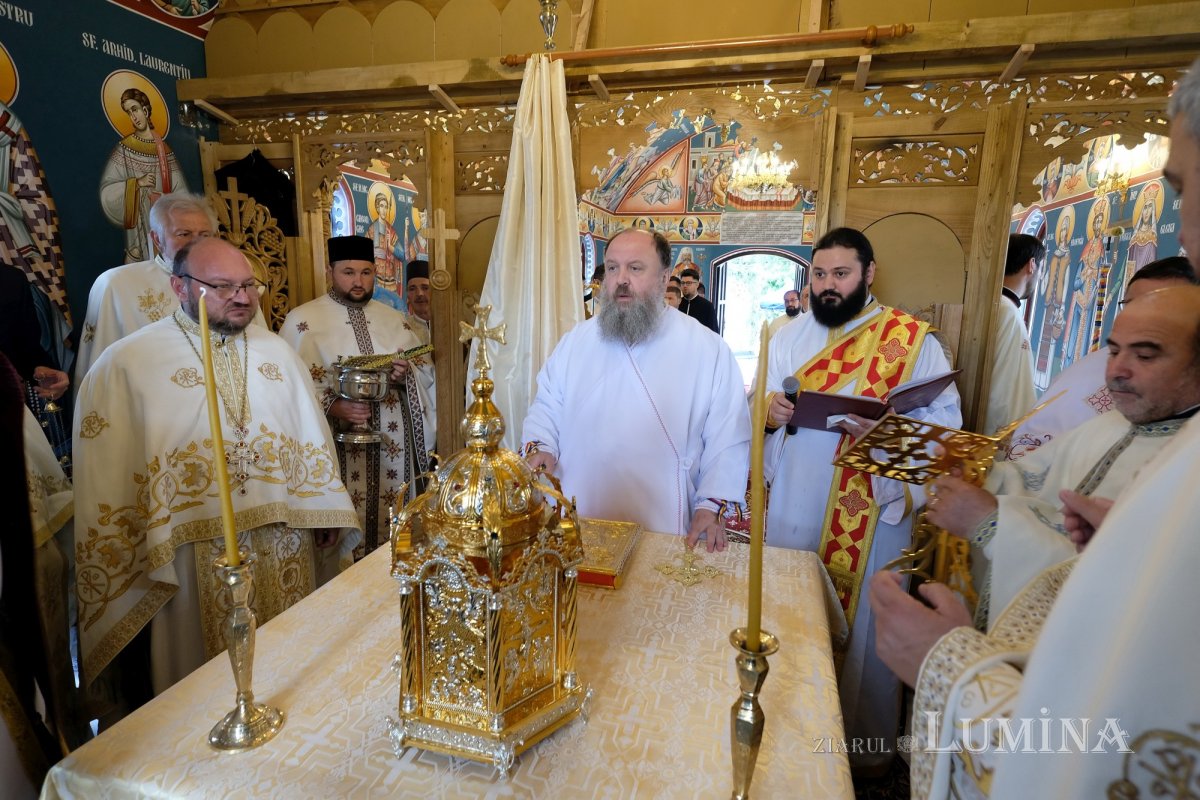 Biserica din comuna prahoveană Tătaru a fost sfinţită 173797