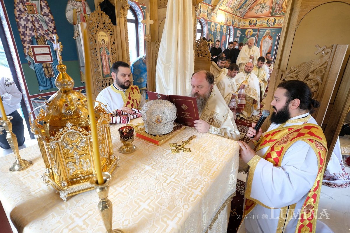 Biserica din comuna prahoveană Tătaru a fost sfinţită 173798