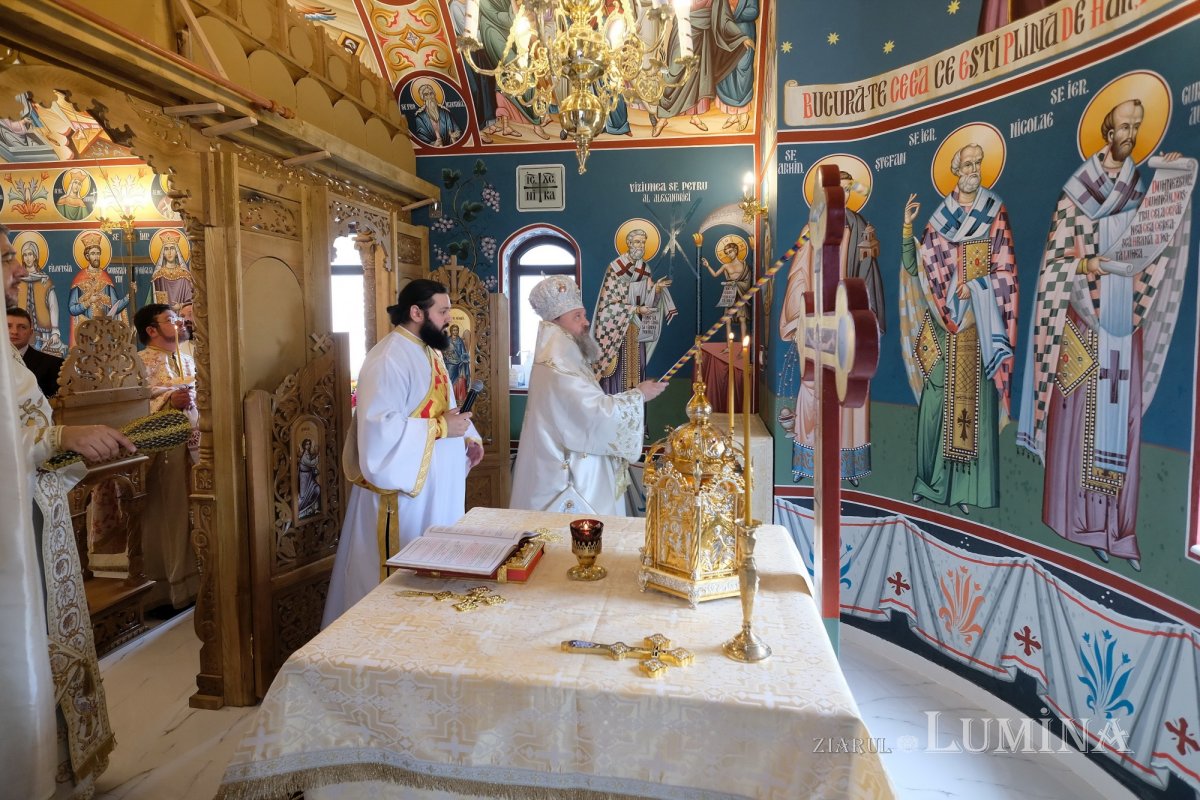 Biserica din comuna prahoveană Tătaru a fost sfinţită 173801