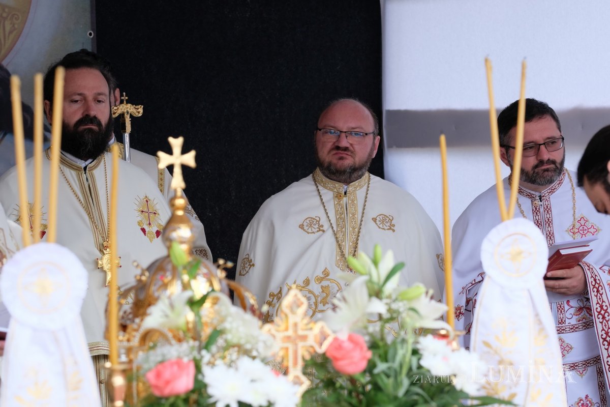 Biserica din comuna prahoveană Tătaru a fost sfinţită 173807