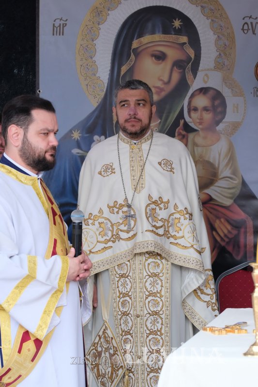 Biserica din comuna prahoveană Tătaru a fost sfinţită 173809