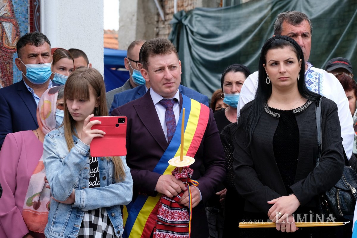 Biserica din comuna prahoveană Tătaru a fost sfinţită 173811