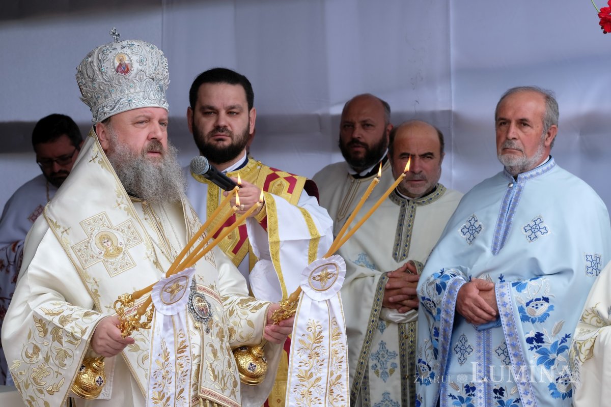 Biserica din comuna prahoveană Tătaru a fost sfinţită 173812