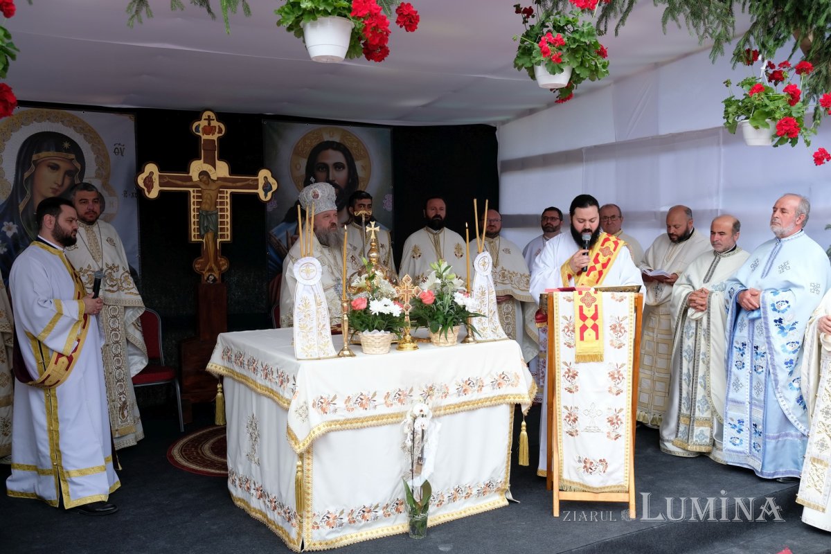 Biserica din comuna prahoveană Tătaru a fost sfinţită 173815