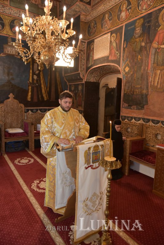 „Toată viaţa creştină este o laudă  adusă Preasfintei Treimi” 174577