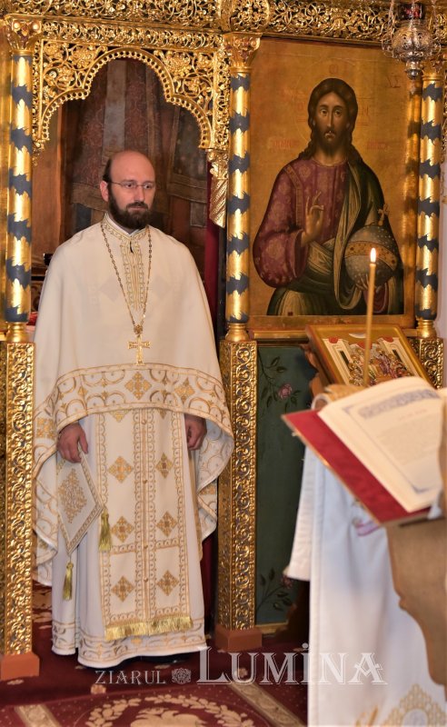 „Toată viaţa creştină este o laudă  adusă Preasfintei Treimi” 174578