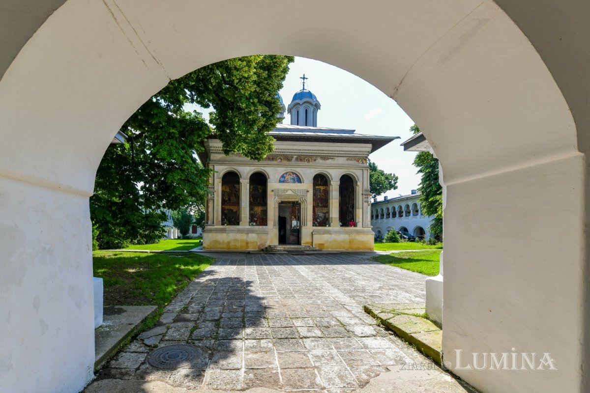 Sărbătorirea Sfântului Grigorie Dascălul la Mănăstirea Căldărușani 174699