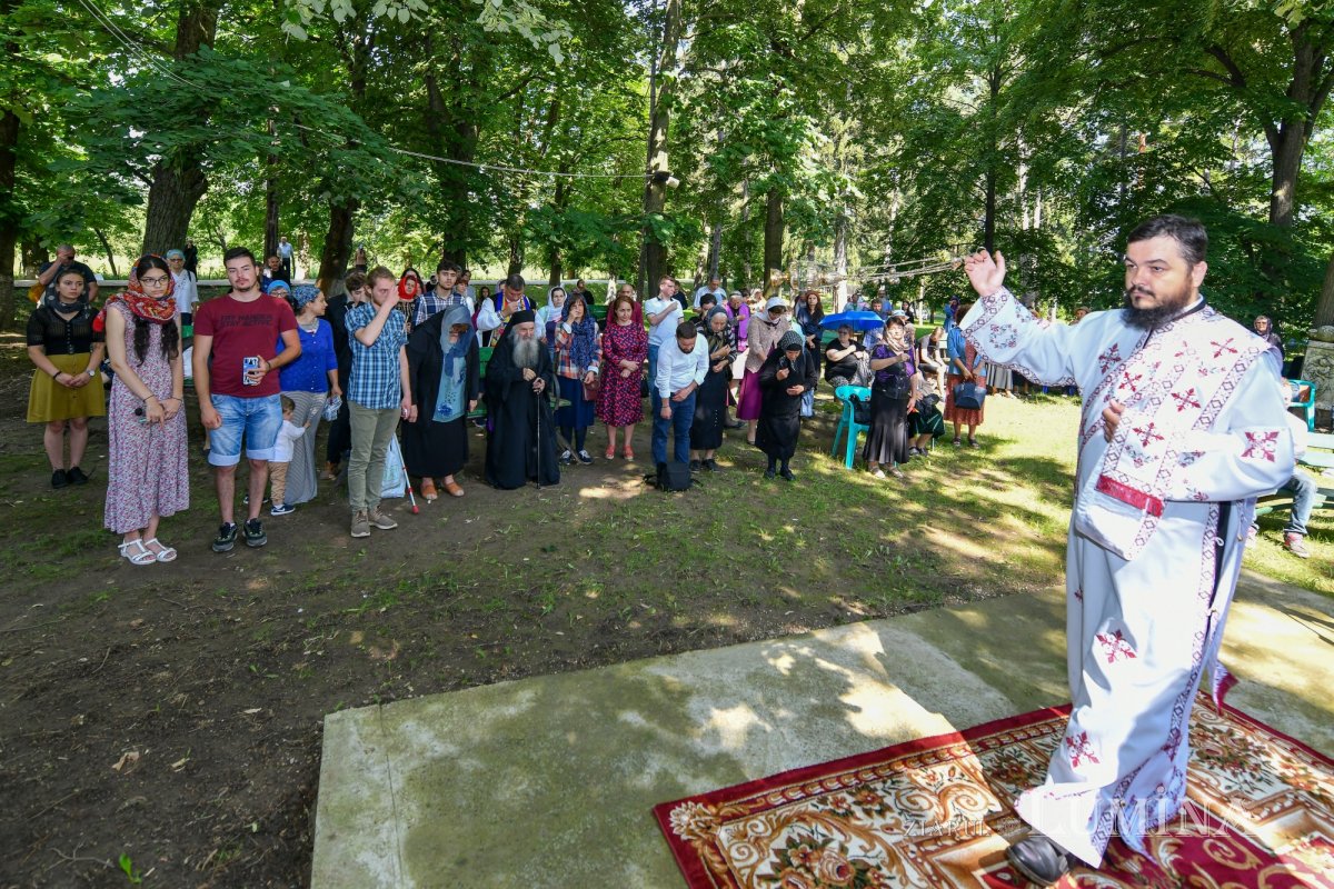 Sărbătorirea Sfântului Grigorie Dascălul la Mănăstirea Căldărușani 174714