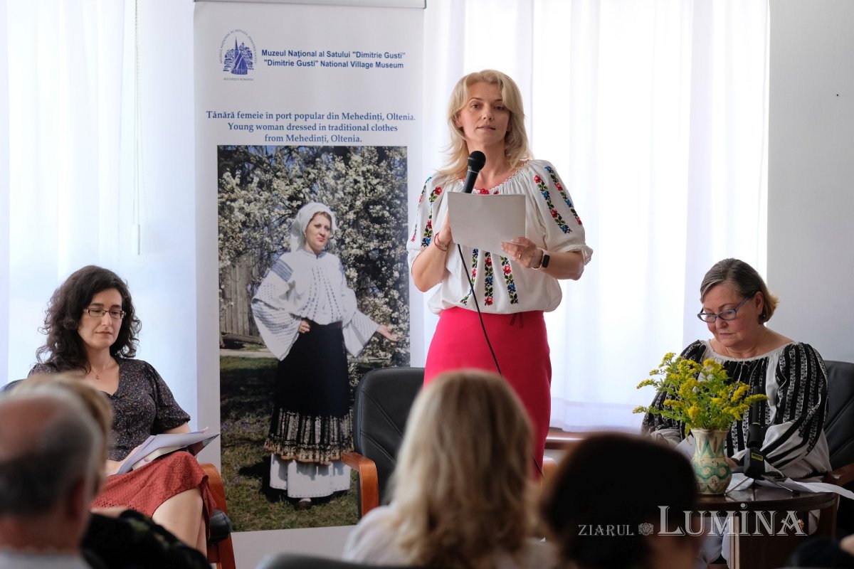 Masă rotundă pentru promovarea artei cămăşii cu altiță 175037