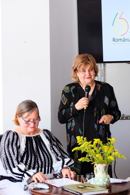 Masă rotundă pentru promovarea artei cămăşii cu altiță 175038