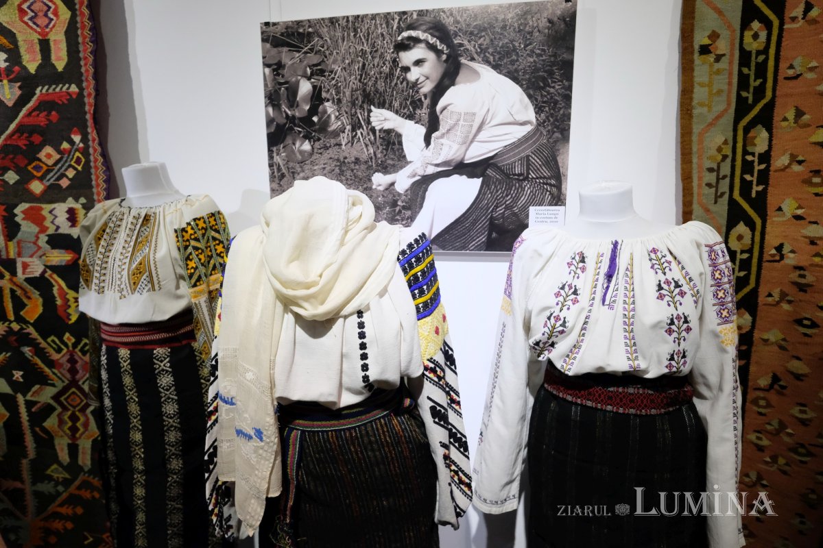 Masă rotundă pentru promovarea artei cămăşii cu altiță 175040