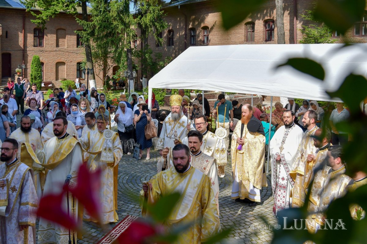 Prăznuire duhovnicească la mănăstirea bucureşteană Plumbuita 174994