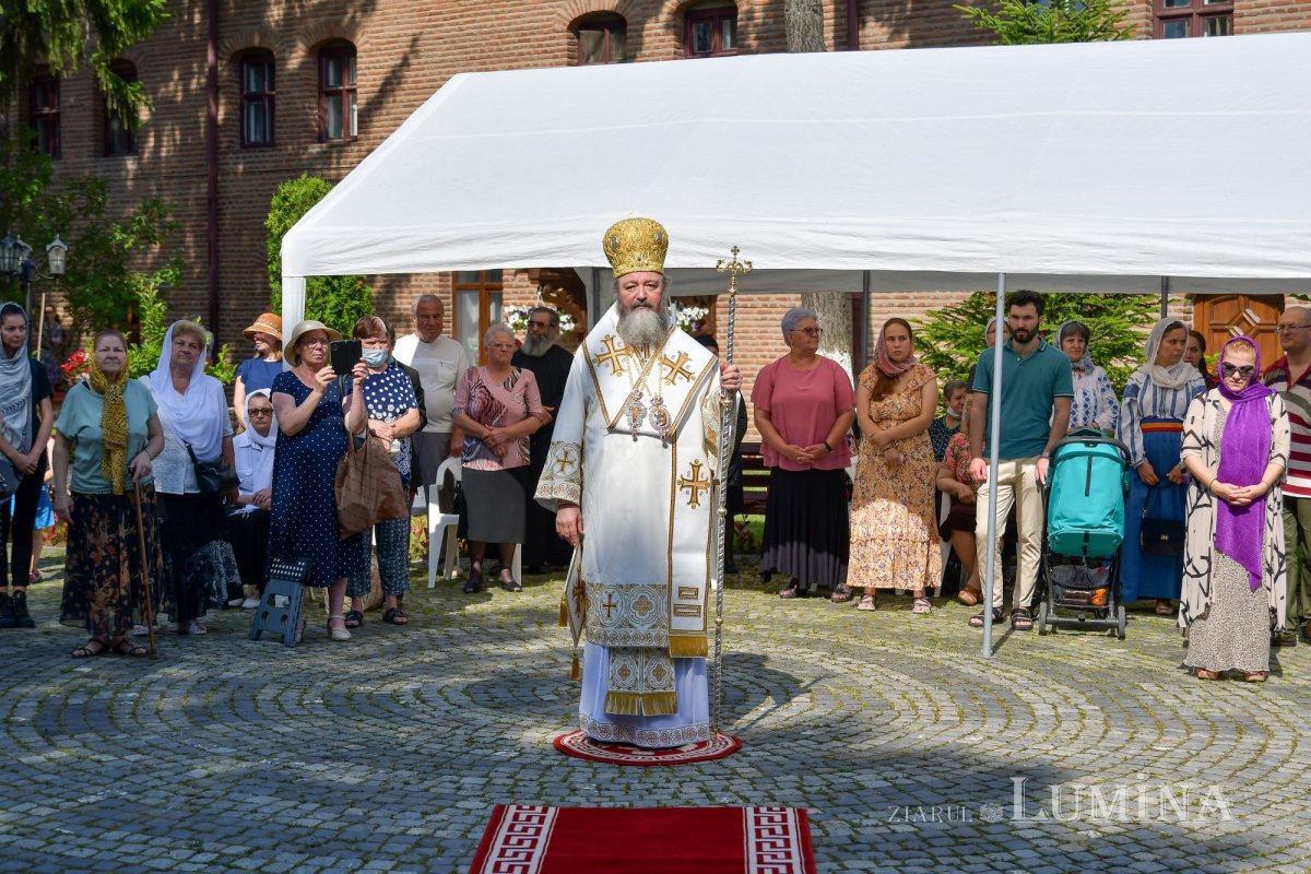 Prăznuire duhovnicească la mănăstirea bucureşteană Plumbuita 174995
