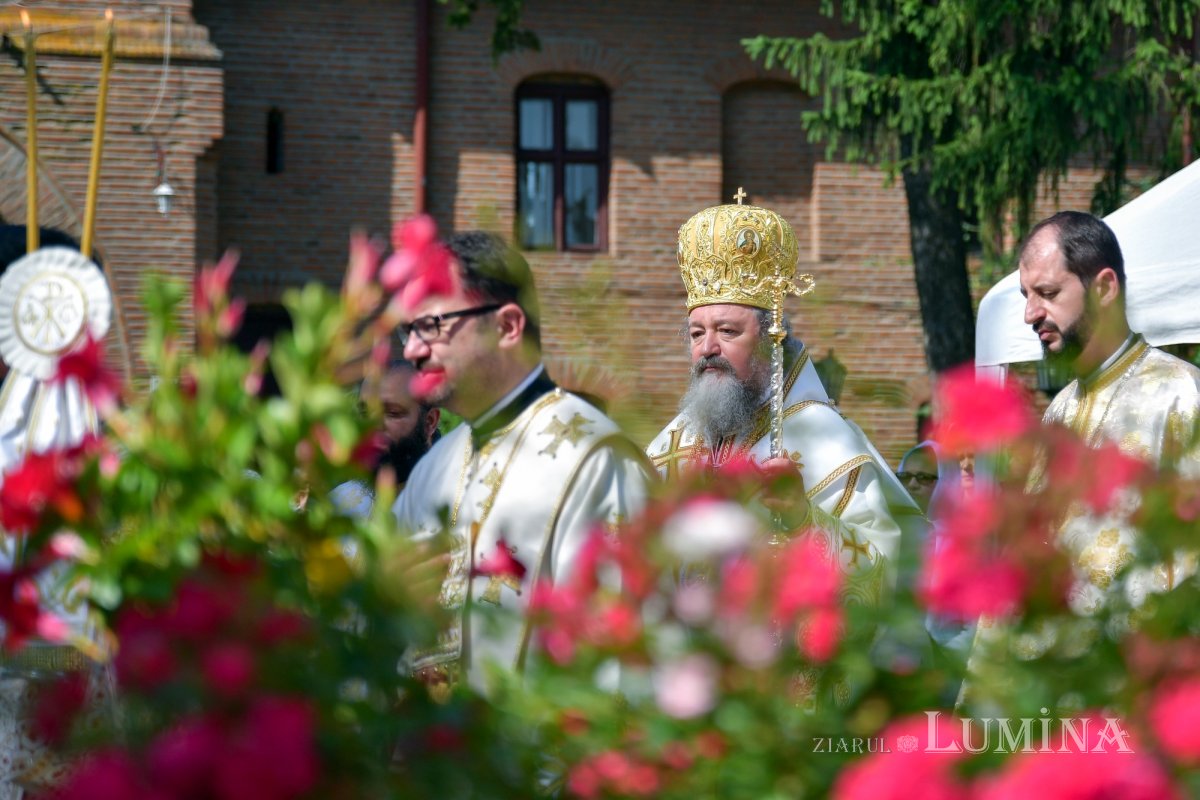Prăznuire duhovnicească la mănăstirea bucureşteană Plumbuita 174997