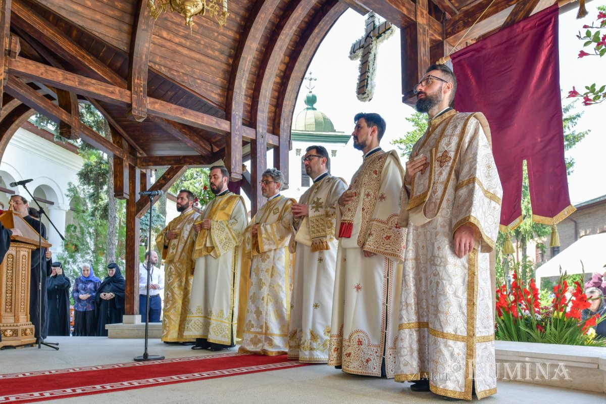 Prăznuire duhovnicească la mănăstirea bucureşteană Plumbuita 175007