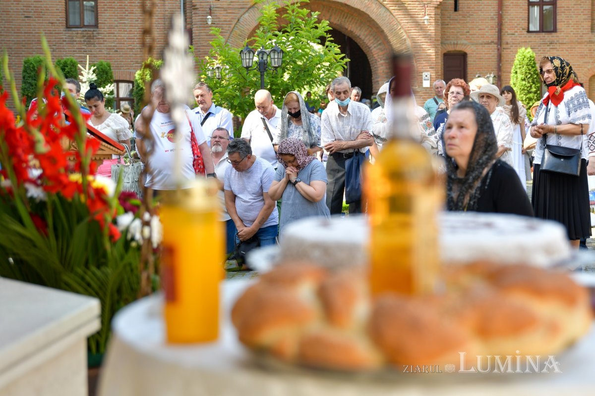 Prăznuire duhovnicească la mănăstirea bucureşteană Plumbuita 175008