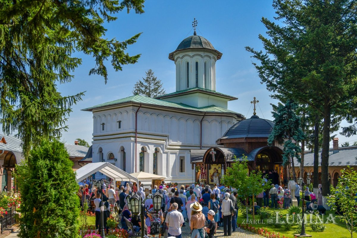 Prăznuire duhovnicească la mănăstirea bucureşteană Plumbuita 175009