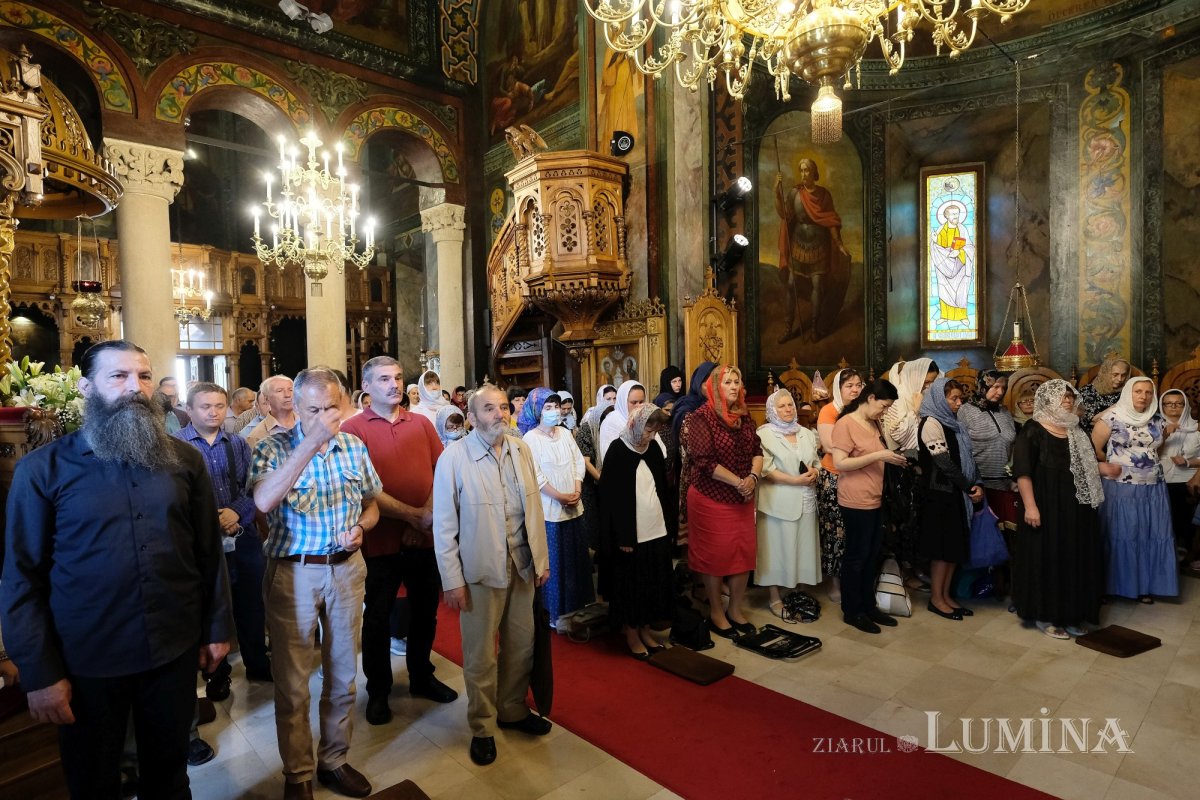 Ctitoria Mitropolitului Antim Ivireanul din Bucureşti şi-a sărbătorit hramul istoric 175221