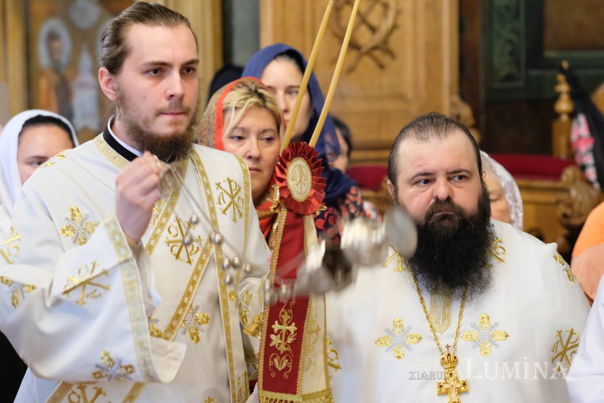 Ctitoria Mitropolitului Antim Ivireanul din Bucureşti şi-a sărbătorit hramul istoric 175225