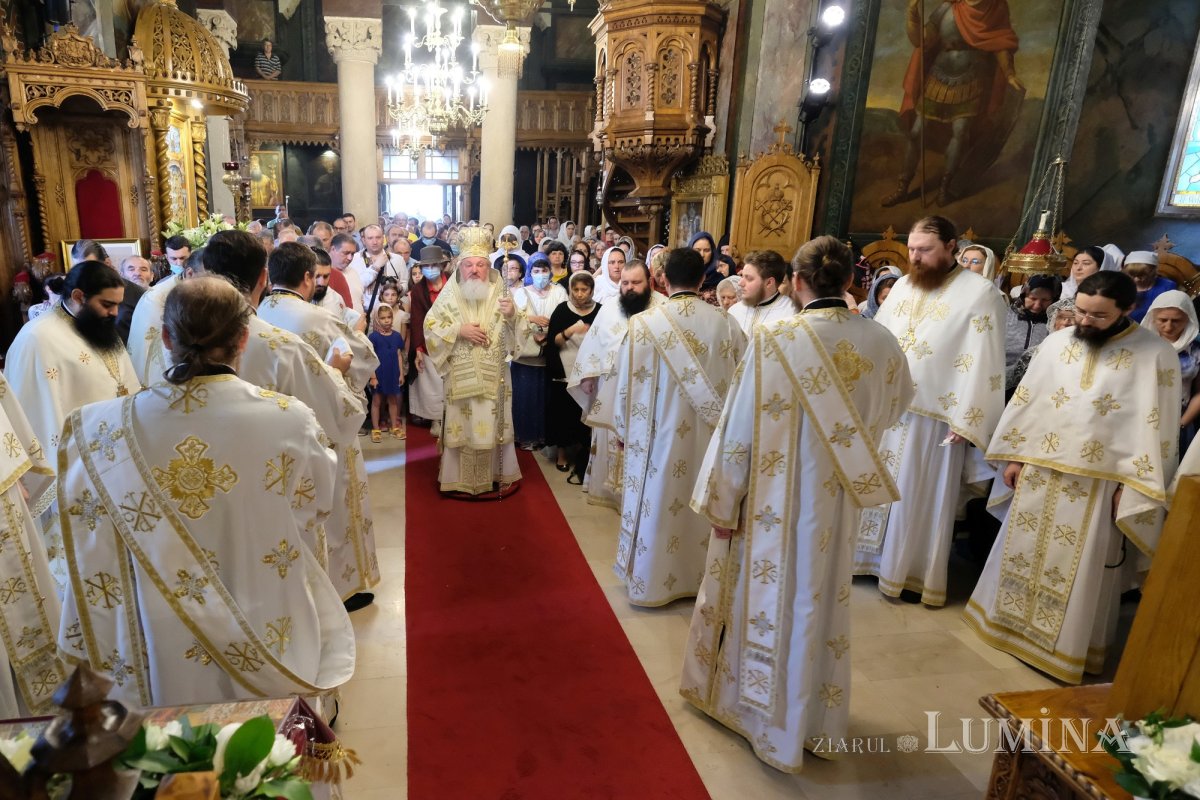 Ctitoria Mitropolitului Antim Ivireanul din Bucureşti şi-a sărbătorit hramul istoric 175229