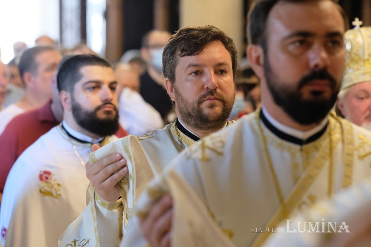 Ctitoria Mitropolitului Antim Ivireanul din Bucureşti şi-a sărbătorit hramul istoric 175231