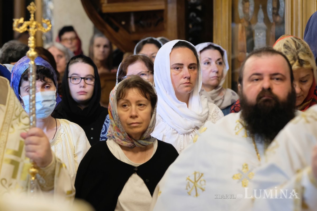 Ctitoria Mitropolitului Antim Ivireanul din Bucureşti şi-a sărbătorit hramul istoric 175234