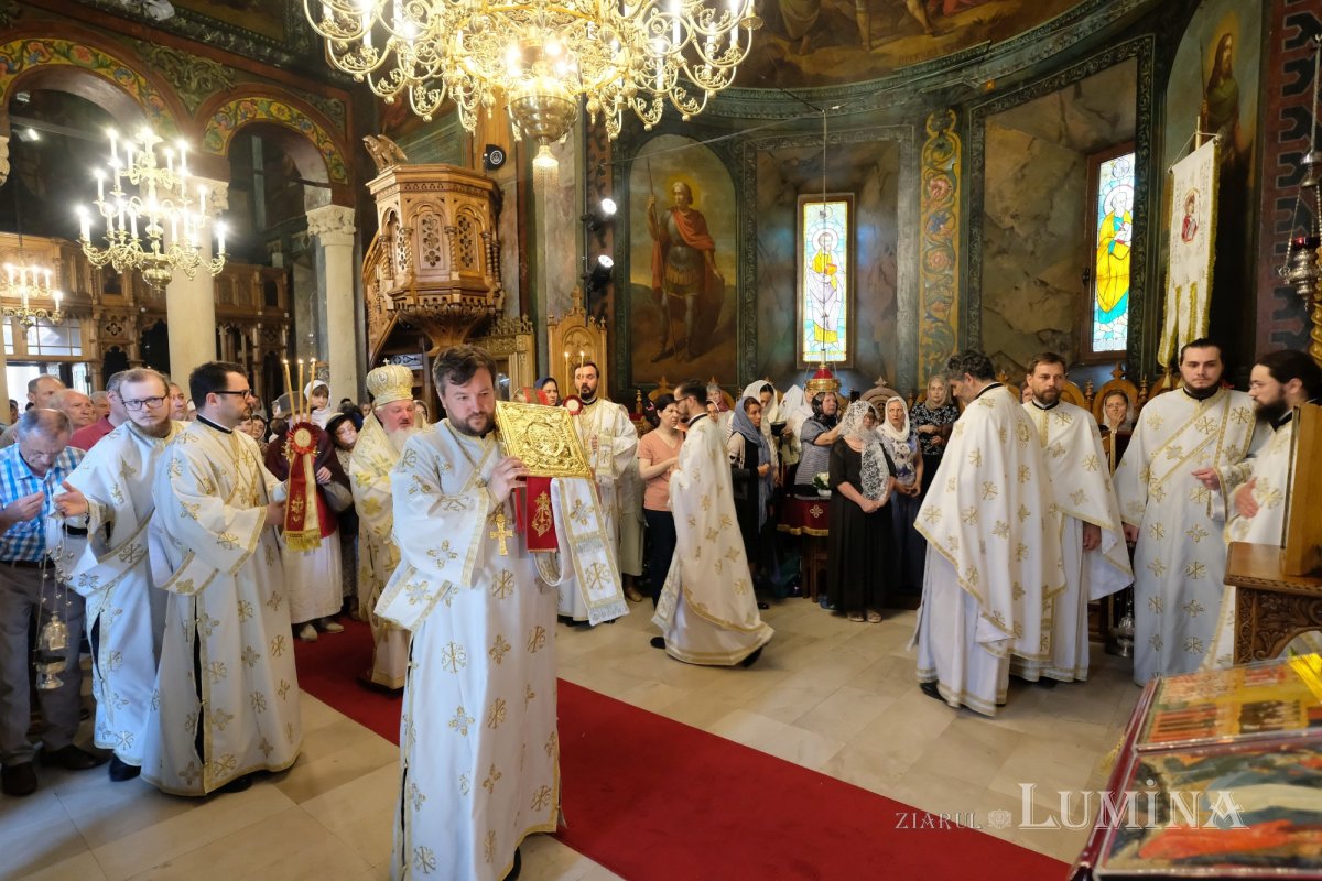 Ctitoria Mitropolitului Antim Ivireanul din Bucureşti şi-a sărbătorit hramul istoric 175237
