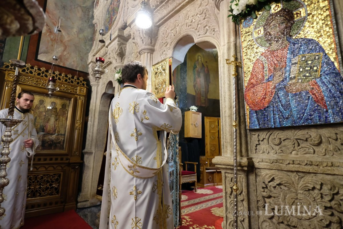 Ctitoria Mitropolitului Antim Ivireanul din Bucureşti şi-a sărbătorit hramul istoric 175238