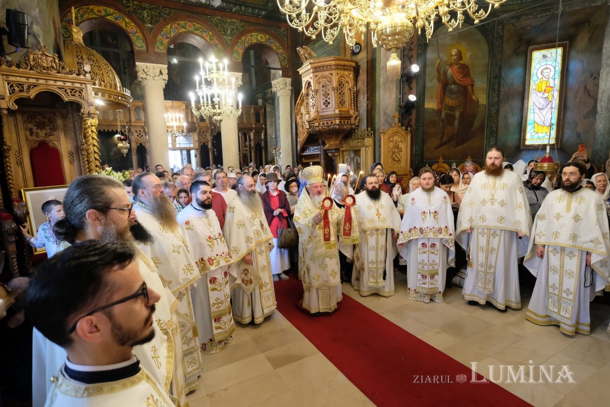 Ctitoria Mitropolitului Antim Ivireanul din Bucureşti şi-a sărbătorit hramul istoric 175239