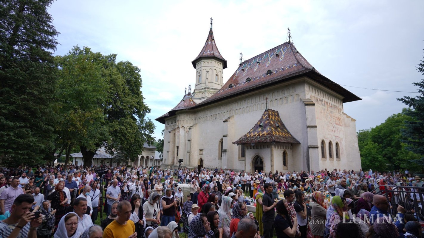 Taina Sfântului Maslu de obște la hramul Catedralei Arhiepiscopale din Suceava 175284