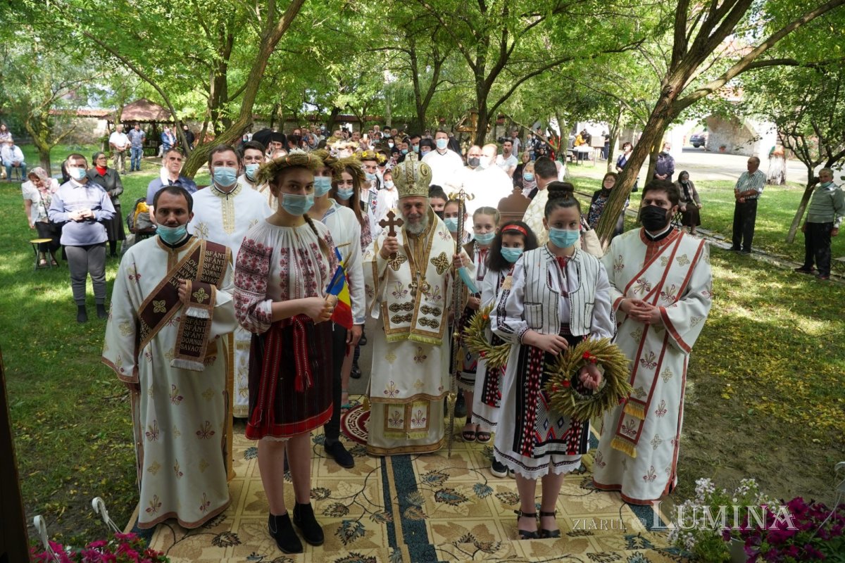 Sărbătoare luminoasă la mănăstirea voievodală Măxineni 175122