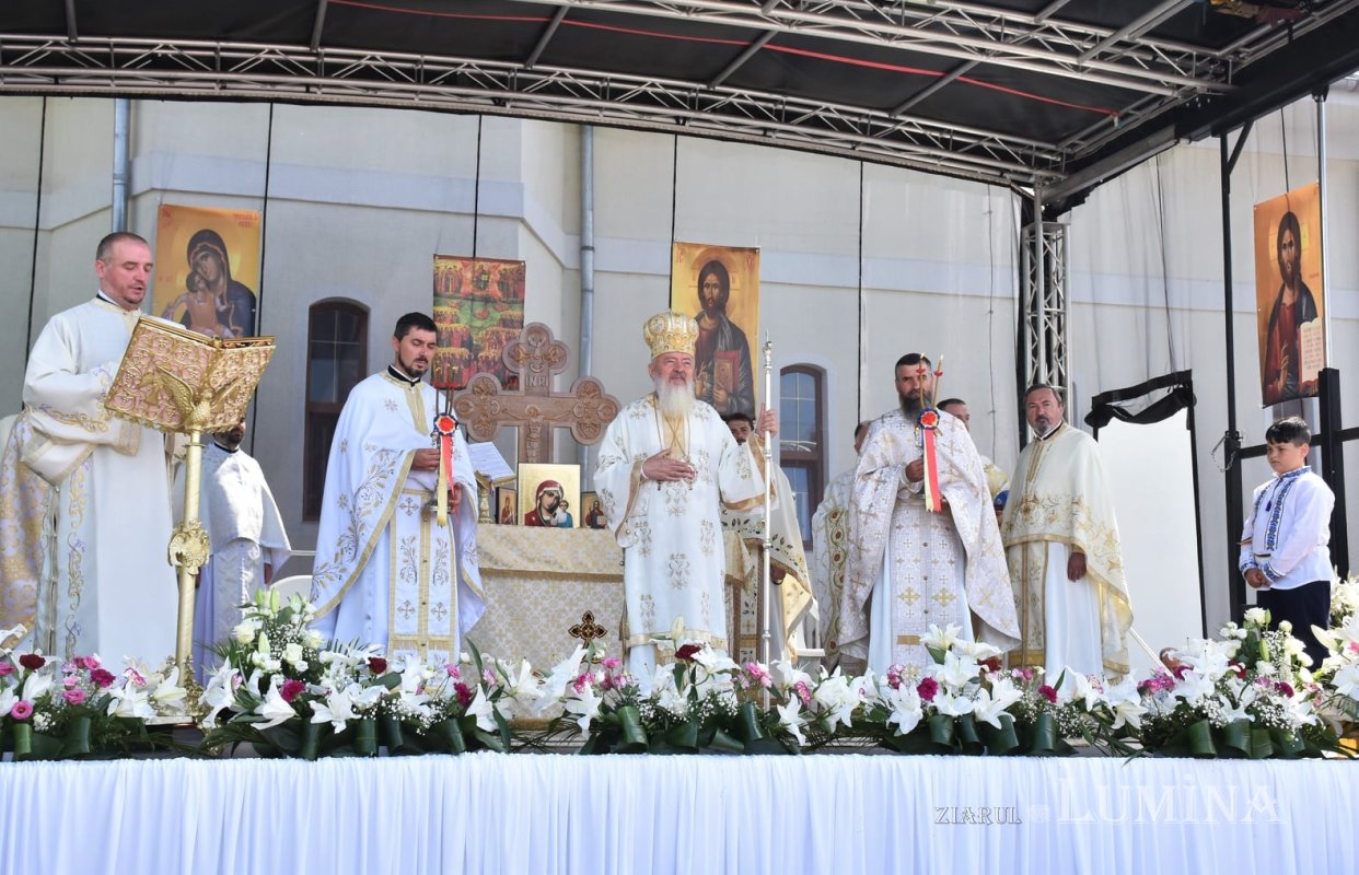 Sfinţirea bisericii din cartierul bistrițean Subcetate 175311