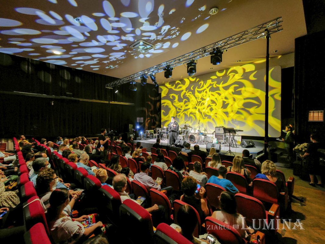 Eveniment artistic în Capitală dedicat persoanelor cu Sindromul Down  175498