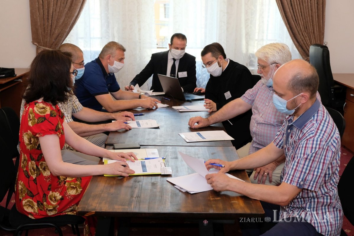 Evaluarea lucrărilor din concursul „Icoana ortodoxă - lumina credinţei” 175543