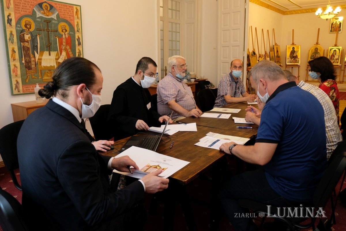 Evaluarea lucrărilor din concursul „Icoana ortodoxă - lumina credinţei” 175545