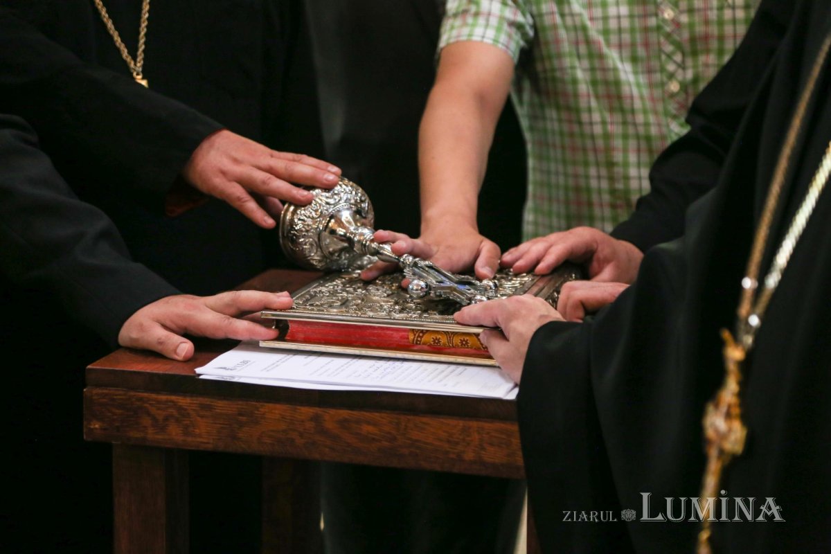 Absolvenţii Facultăţii de Teologie Ortodoxă din Sibiu au depus jurământul 175993