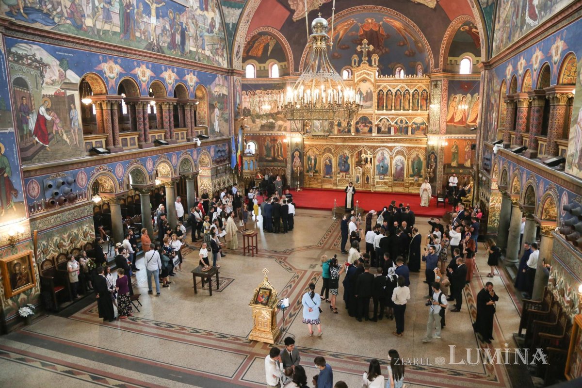Absolvenţii Facultăţii de Teologie Ortodoxă din Sibiu au depus jurământul 176001