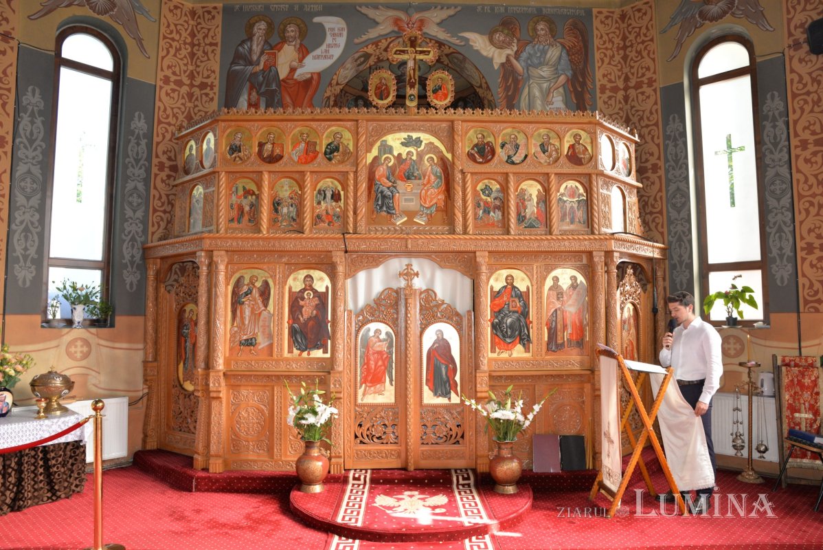 Capela cimitirului „Izvorul Nou” din Bucureşti şi-a cinstit ocrotitorii 176431