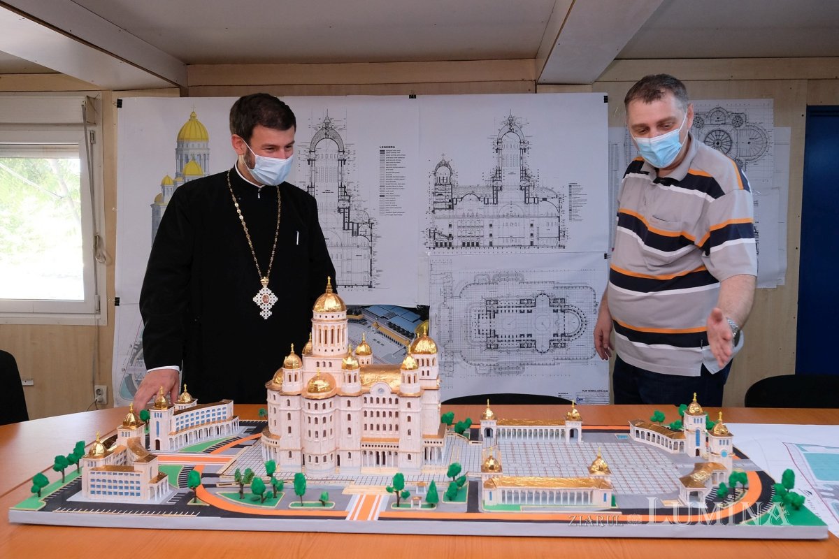 Distincţii pentru realizatorii machetelor Catedralei Naţionale 176507