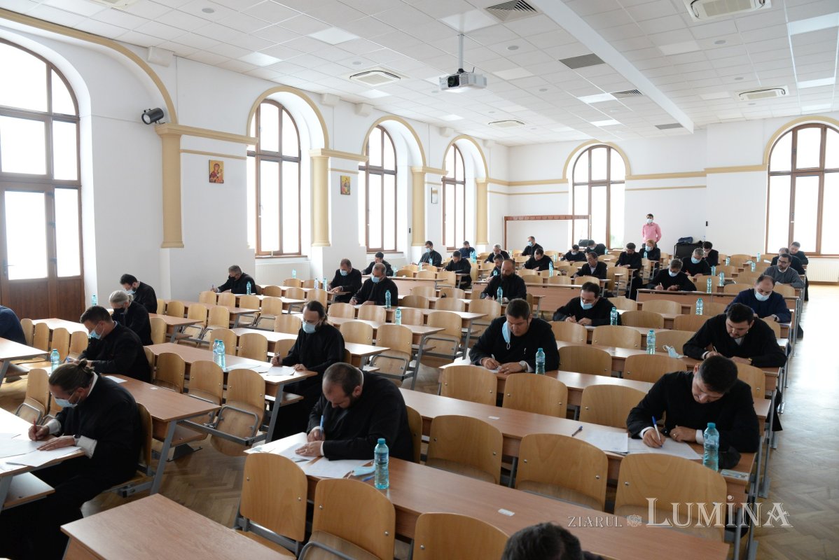 Examen pentru obținerea gradelor profesionale în preoție 176992
